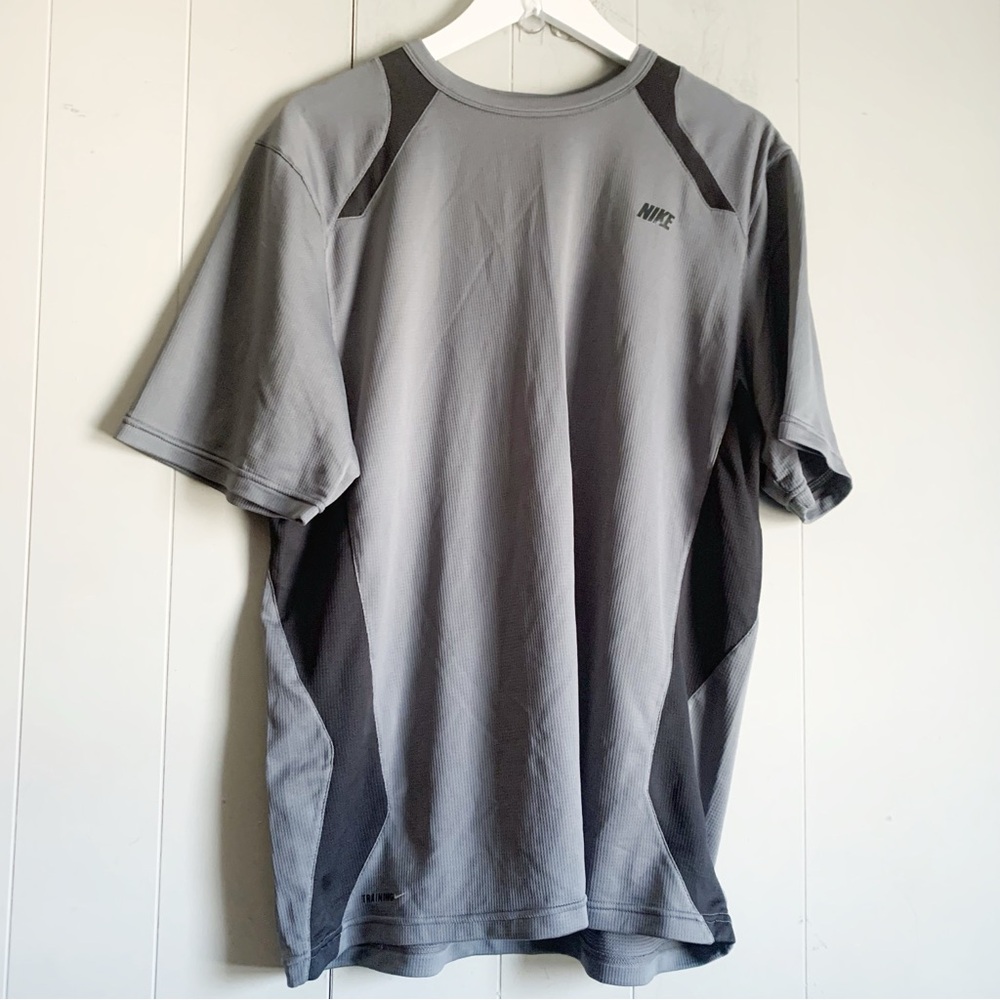 NIKE Mens Vintage 1/2 Sleeve Training Top Gray & Black XL